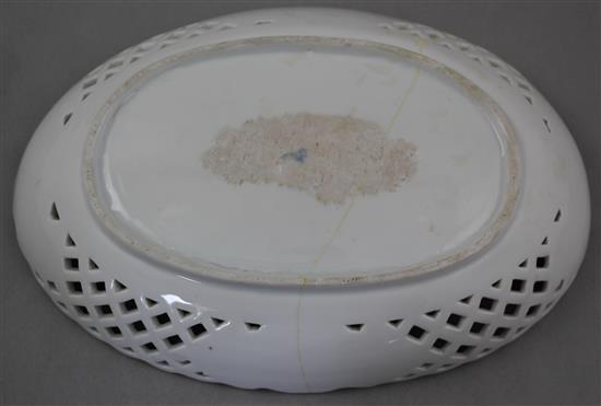 A Dresden porcelain dessert service, 34cm